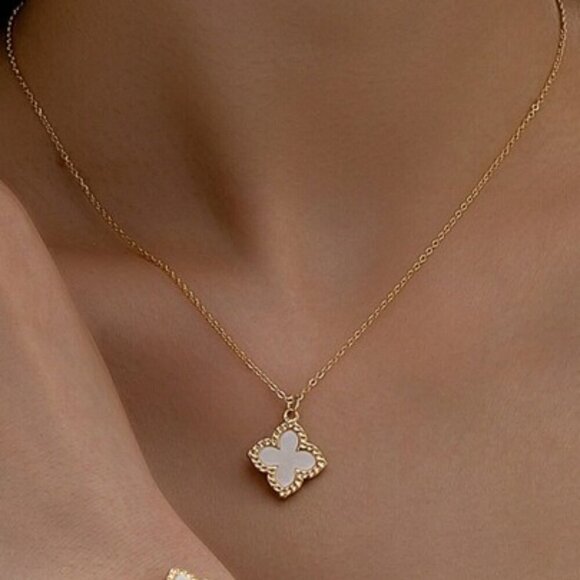 White Mother of Pearl Clover Pendant on 18k Gold Filled Necklace - Picture 2 of 3